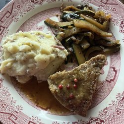 Elm Creek Manor - Meatloaf dinner. Guys, Marcia made me like meatloaf. I normally hate meatloaf, but that is a DAMN good meatloaf.