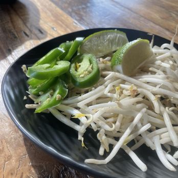 Soup Shop - Garnish - Vietnamese Near Me - South Gate, California Soup Shop - Garnish - Vietnamese Near Me - South Gate, California