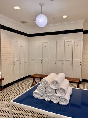 Palm Springs Yacht Club by null