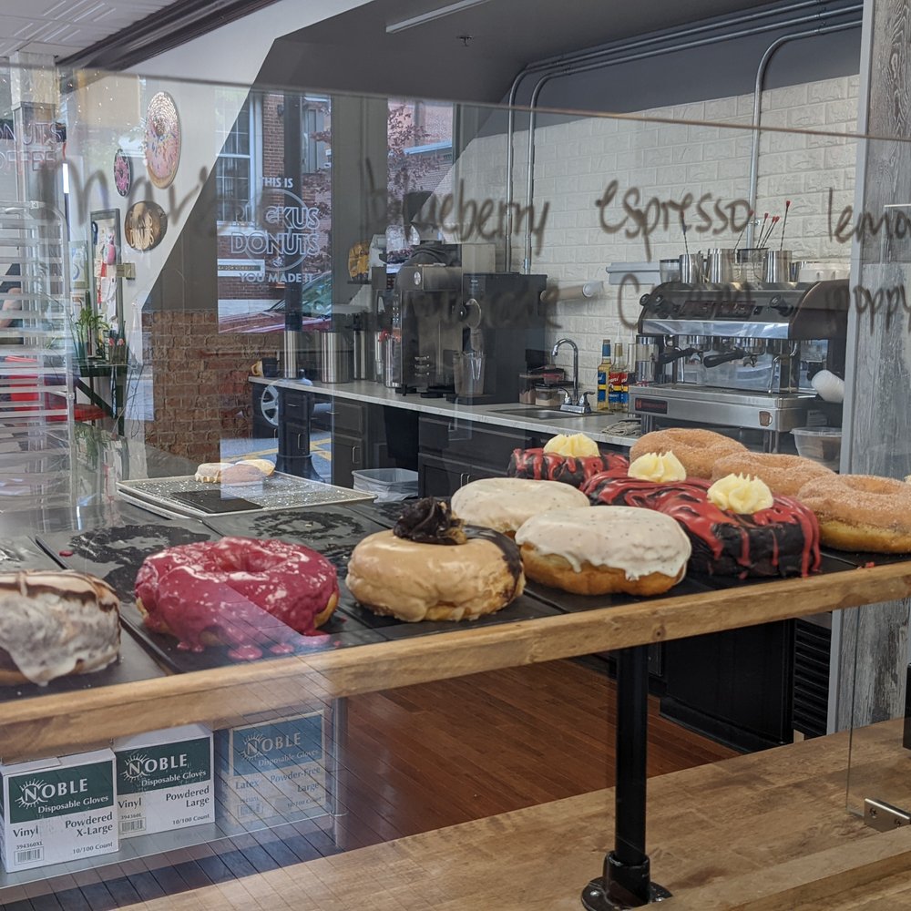 Donuts left at 10am! Donuts left at 10am!