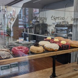 Donuts left at 10am! Donuts left at 10am!