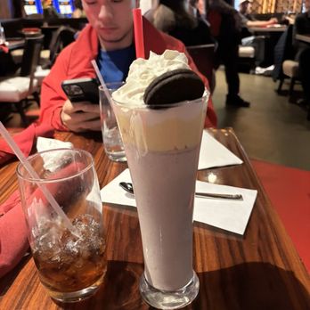 Gordon Ramsay Burger Las Vegas - Oreo Crème brûlée shake - Burgers Near Me - Las Vegas, Nevada