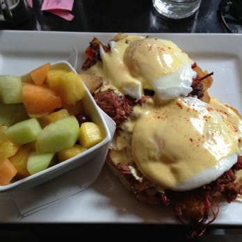 Syrup Downtown - Cherry creek eggs Benedict - Breakfast & Brunch Near Me - Denver, Colorado