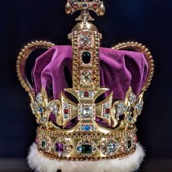 Five Guys - The Late Queen Elisabeth Crown