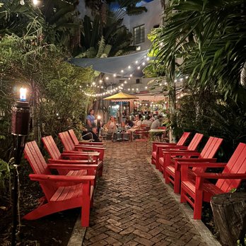 Broken Shaker - Cocktail Bars Near Me - Miami Beach, Florida