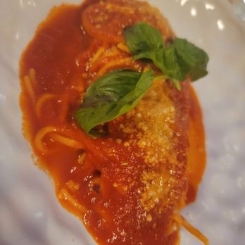 Next 2 - Speghettoni with dettering tomatoes fresh tomatoes paste and 36 month aged parmagiana reggino - Italian Near Me - Positano, SA Next 2 - Speghettoni with dettering tomatoes fresh tomatoes paste and 36 month aged parmagiana reggino - Italian Near Me - Positano, SA