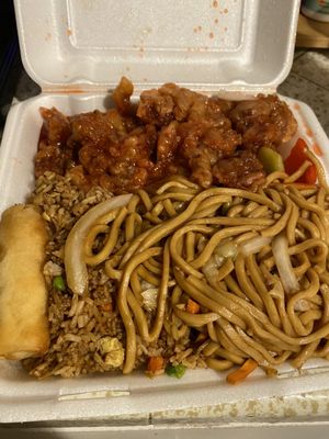 Lee's Chinese Kitchen by null