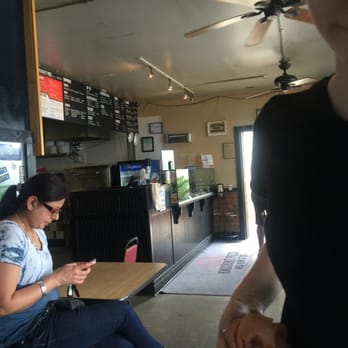 Knockout Pizza - Clean place - Pizza Near Me - Carlsbad, California