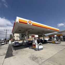 Tujunga Shell - View from the street