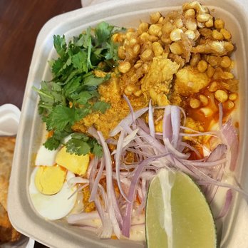 Moonwink - a bowl of food on a table - Burmese Near Me - Manchester, Vermont Moonwink - a bowl of food on a table - Burmese Near Me - Manchester, Vermont