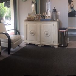 Nouveau Salon & Spa - Waiting area