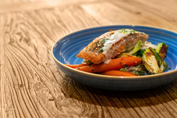 Iron & Oak Restaurant and Bar by null