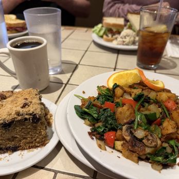 Country Gourmet - Country skillet and blueberry coffee cake, with my parents for lunch.Hee - American Near Me - Sunnyvale, California Country Gourmet - Country skillet and blueberry coffee cake, with my parents for lunch.Hee - American Near Me - Sunnyvale, California