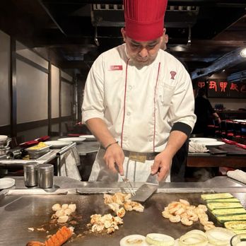 Benihana - Encino - Chef cooking my scallops,shrimp and lobster - Sushi Bars Near Me - Encino, California