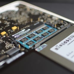 thinq mac - Inside of a MacBook Pro