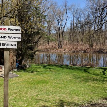 Ceely's Bait Bucket - Hunting & Fishing Supplies Near Me - New Windsor, New York