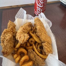 Halal Spot - Chicken fingers with curly fries