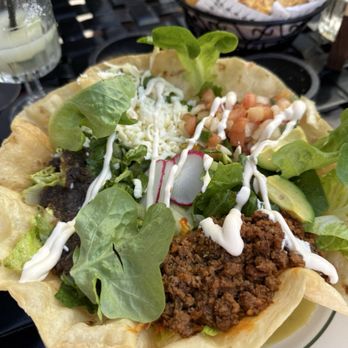 Las Palmas - Taco salad w beef - Mexican Near Me - Dallas, Texas Las Palmas - Taco salad w beef - Mexican Near Me - Dallas, Texas