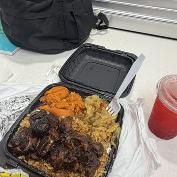 Throwdown Soulfood - oxtail plate - Soul Food Near Me - Long Beach , California