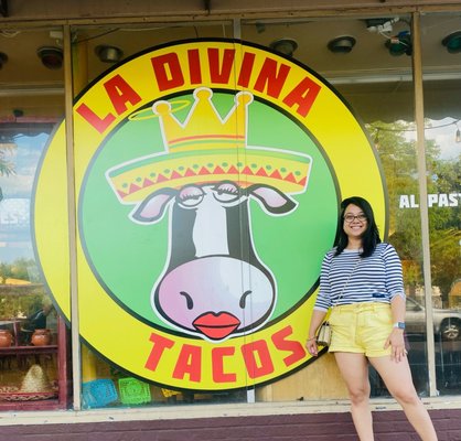 La Divina Tacos by null