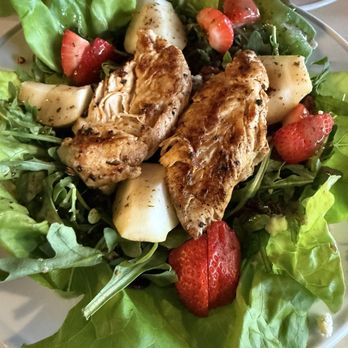 Smithfield Station Waterfront Inn Restaurant - Pear and strawberry salad with chicken - Breakfast & Brunch Near Me - Smithfield, Virginia Smithfield Station Waterfront Inn Restaurant - Pear and strawberry salad with chicken - Breakfast & Brunch Near Me - Smithfield, Virginia