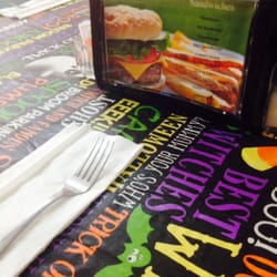Maddy's Pizzaria - Cute table decorated covers