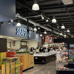 99 Ranch Market - Love their display