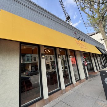 Anna's Taqueria - the outside of the restaurant - Mexican Near Me - Newton Highlands, Massachusetts