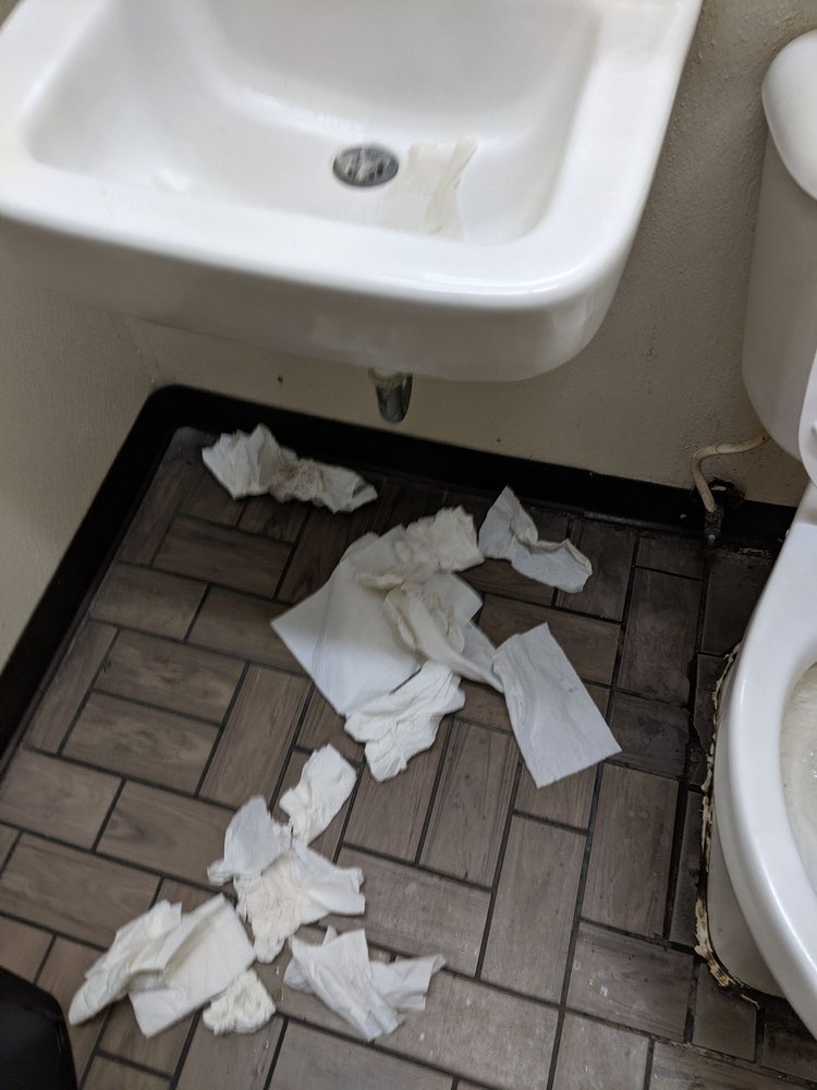 DOUBLE KWIK Updated October 2024 9722 Hwy 15 N, Isom, Kentucky