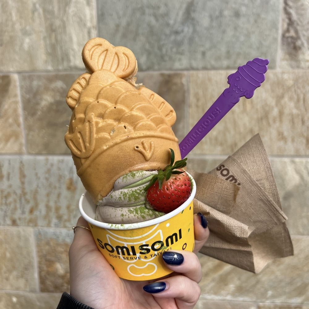 Somisomi - Matcha + Oreo Swirl upside down - Ice Cream & Frozen Yogurt Near Me - Irvine, California Somisomi - Matcha + Oreo Swirl upside down - Ice Cream & Frozen Yogurt Near Me - Irvine, California
