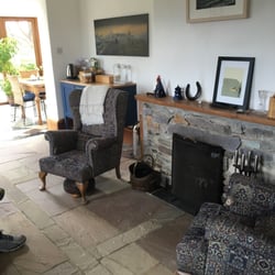 Seaside B&B - The sitting room with a bar for tea and coffee.
