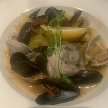 RumFish Grill and Sports Bar - Clams and mussels - Seafood Near Me - St Pete Beach, Florida