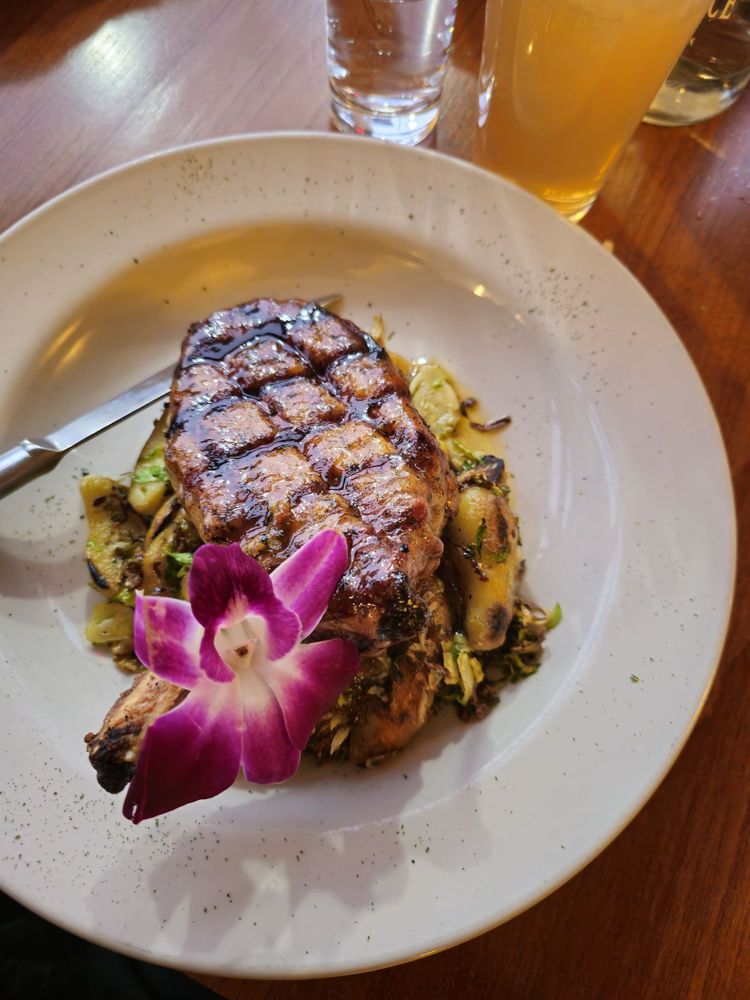 Gibson’s Restaurant & Bar