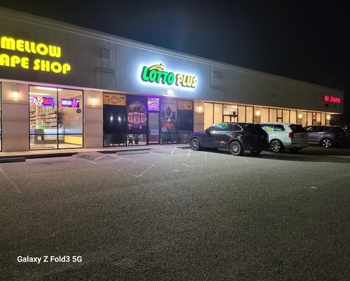 【lotton shop】 Streetz Iz Watchin Goat Tee – DTLR