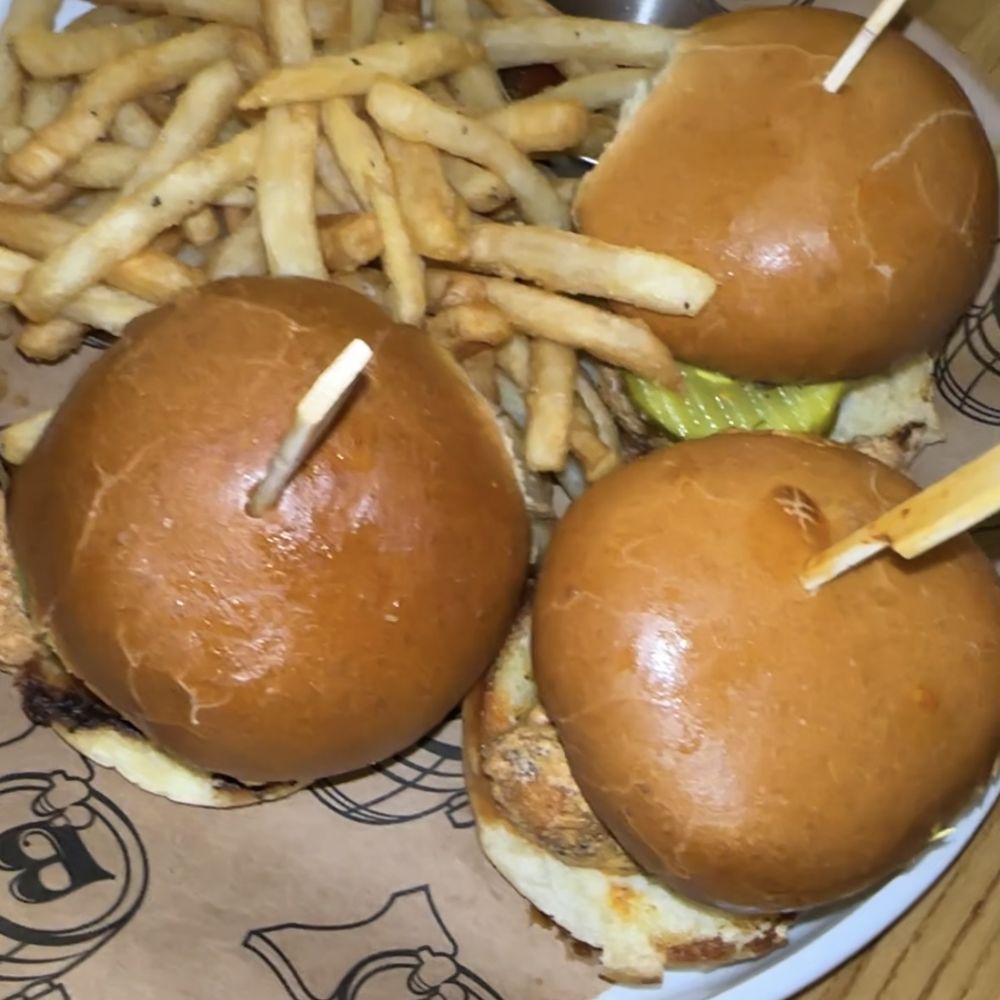 Batch Local Kitchen - Nashville Hot Chicken Sliders - Cocktail Bars Near Me - West Palm Beach, Florida