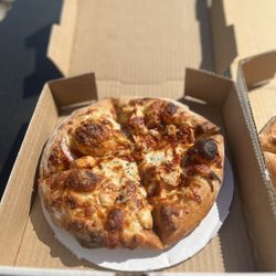 PaPPo’s Pizzeria & Pub - Lone-Star BBQ chicken, olive oil glaze, mozzarella cheese, bbq chicken or slow roasted pulled pork, red onions, fresh cilantro, drizzled bbq