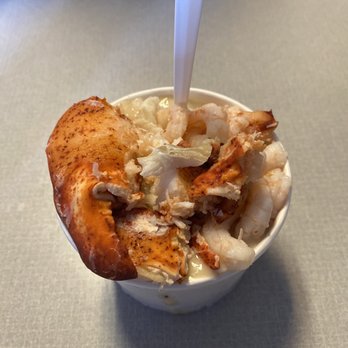 Gilbert's Chowder House - Super seafood chowder - Seafood Near Me - Portland, Maine
