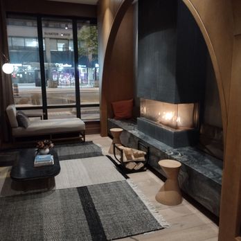 Kimpton Saint George Hotel - Lobby - Hotels Near Me - Toronto, Ontario Kimpton Saint George Hotel - Lobby - Hotels Near Me - Toronto, Ontario