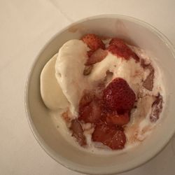 Sinclair's Restaurant - Strawberries au poivre