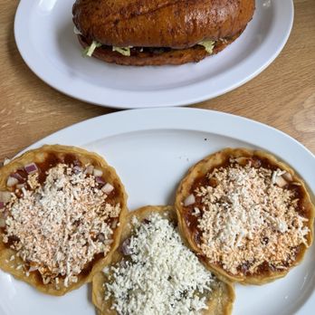 Querrepario Mexican Kitchen - Asada Pambazo and Picaditas Querrepario - Breakfast & Brunch Near Me - Chicago, Illinois Querrepario Mexican Kitchen - Asada Pambazo and Picaditas Querrepario - Breakfast & Brunch Near Me - Chicago, Illinois