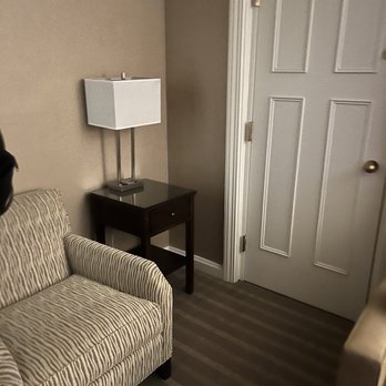 Ethan Allen Hotel - Loving room area - Hotels Near Me - Danbury, Connecticut