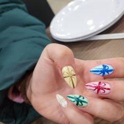 Ly Ly Nails & Spa - Oak Creek