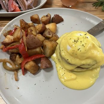 The Breeze Cafe - Fun size Benedict - Breakfast & Brunch Near Me - Newark, California The Breeze Cafe - Fun size Benedict - Breakfast & Brunch Near Me - Newark, California