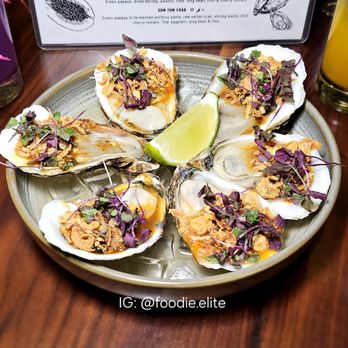 Tong - Fresh oysters - Thai Near Me - Brooklyn, New York