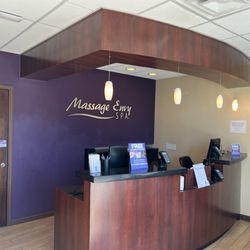Massage Envy - Inviting lobby