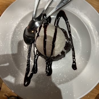 Burntwood Tavern - Molten Lava Cake - Breakfast & Brunch Near Me - Orlando, Florida Burntwood Tavern - Molten Lava Cake - Breakfast & Brunch Near Me - Orlando, Florida