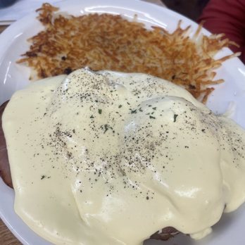 Judy's Cafe - Eggs Benny, how can this be flavorless??? - American Near Me - Anchorage, Alaska
