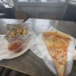 Garlic knots (6 pcs) and Pizza Plain Slice of Pizza