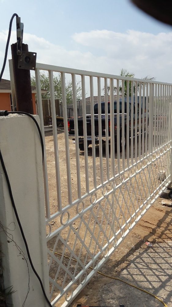 Slide of E&I Roofing & Welding Service