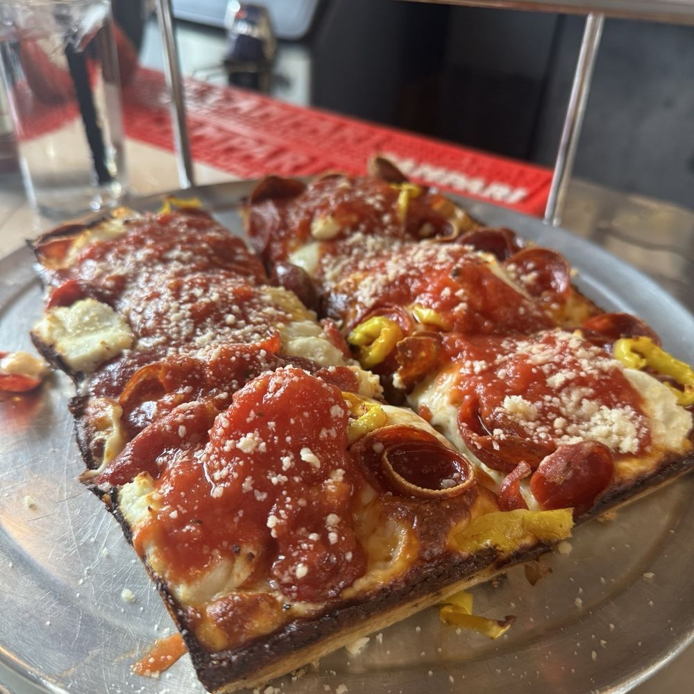 Grandma Bob's - Deep Dish Spicy Pepperoni Pizza - Pizza Near Me - Detroit, Michigan